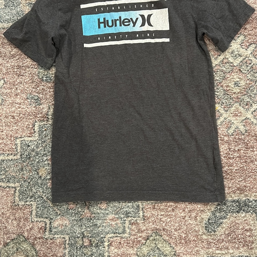 Hurley Men's Charcoal Tee with Blue Graphic